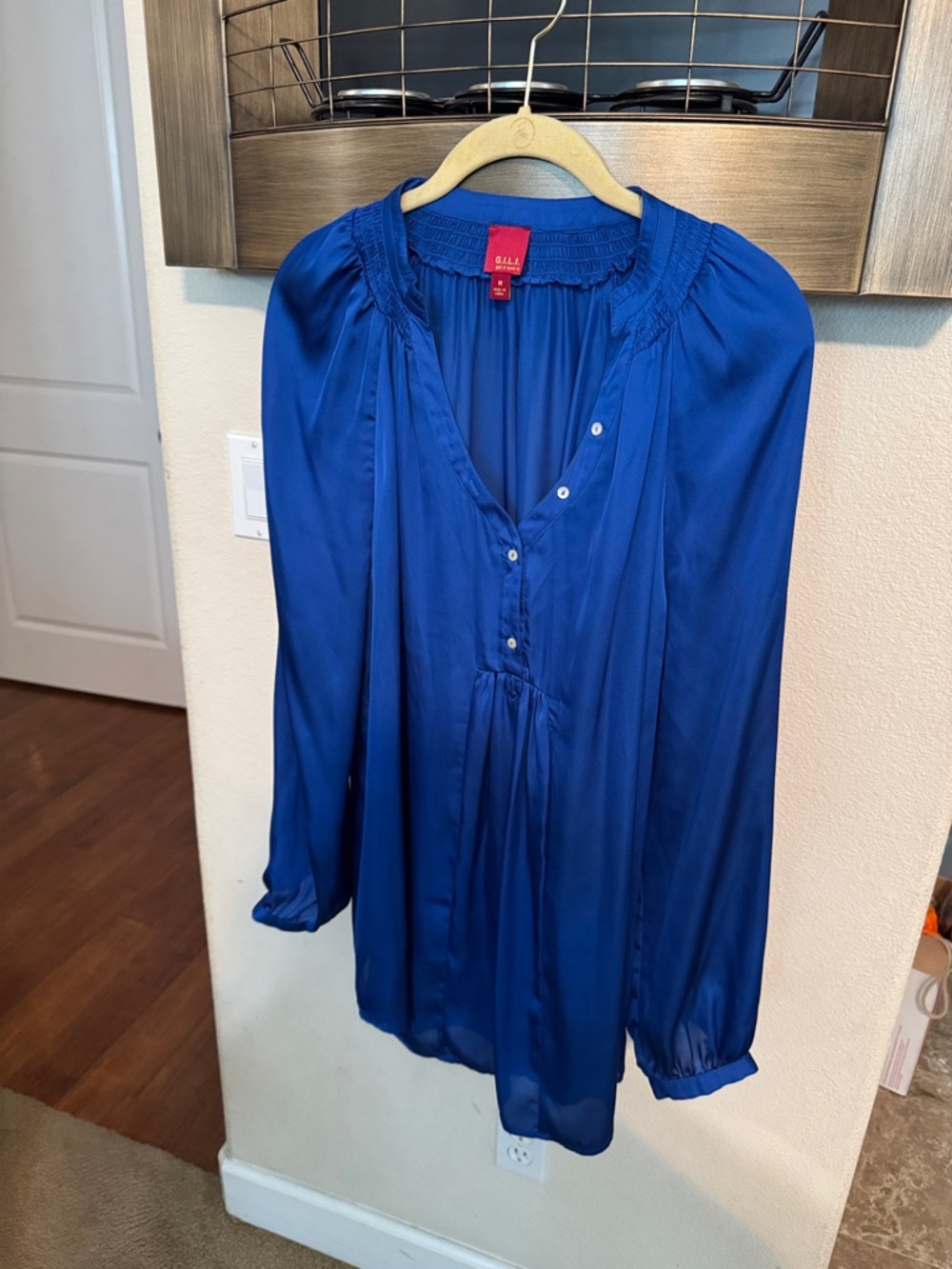 G.I.L.I. Sapphire Blue Button-Front Long-Sleeve Blouse